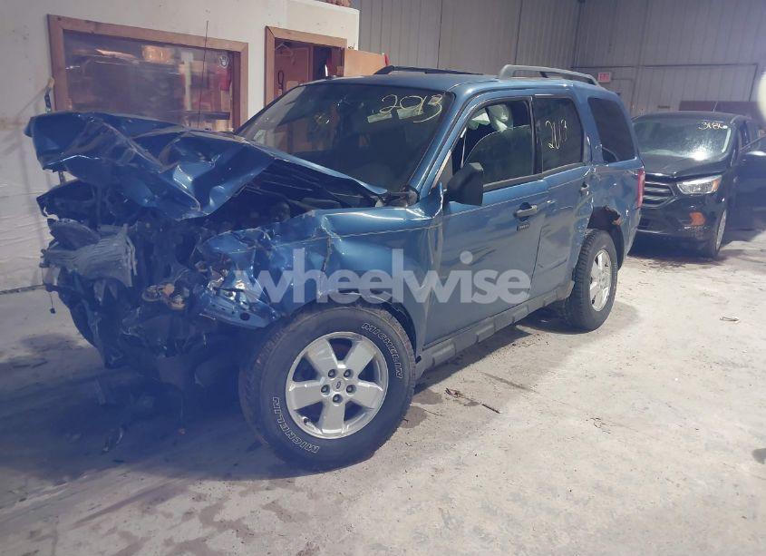 Photo 2 of 2010 Ford Escape XLT (VIN 1FMCU9D77AKC13204)