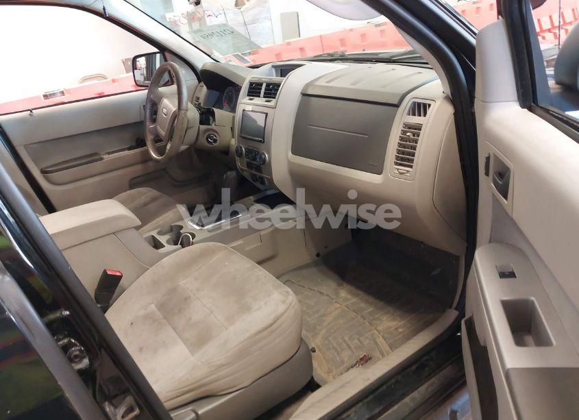 Photo 5 of 2010 Ford Escape XLT (VIN 1FMCU9D77AKC13493)