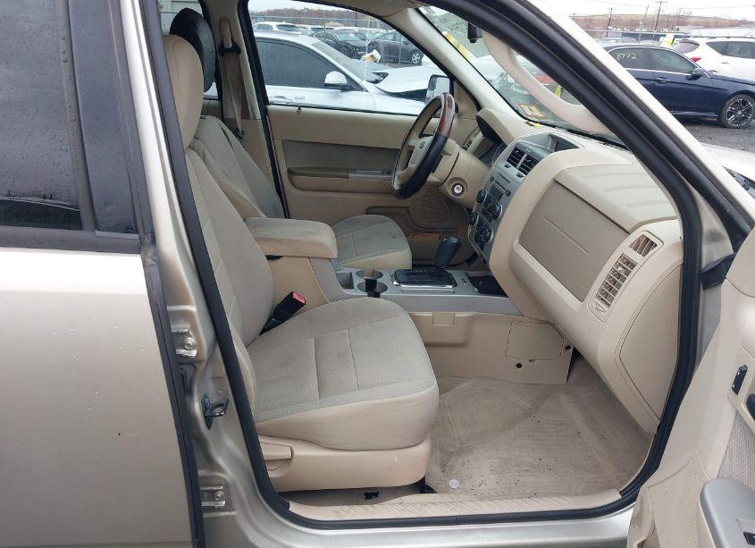 Photo 5 of 2010 Ford Escape XLT (VIN 1FMCU9D77AKC48776)