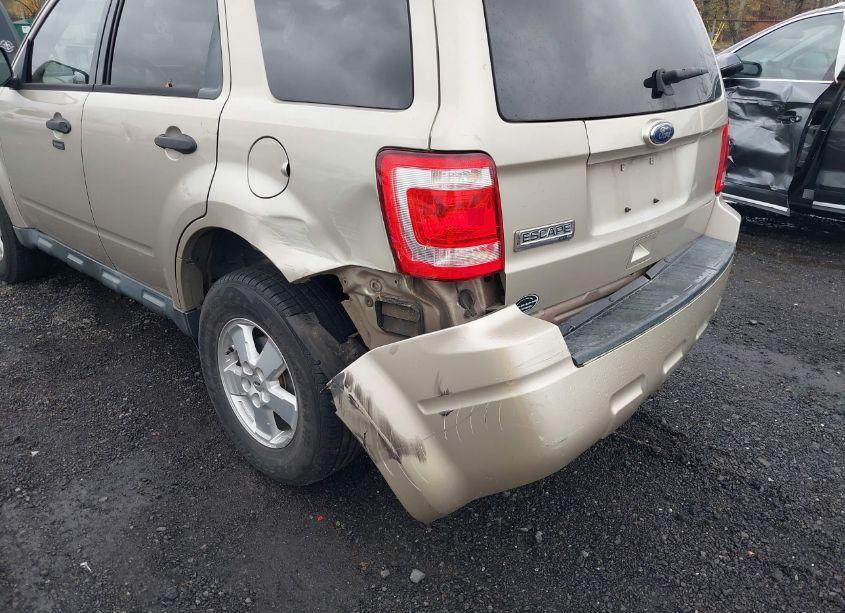 Photo 6 of 2010 Ford Escape XLT (VIN 1FMCU9D77AKC48776)
