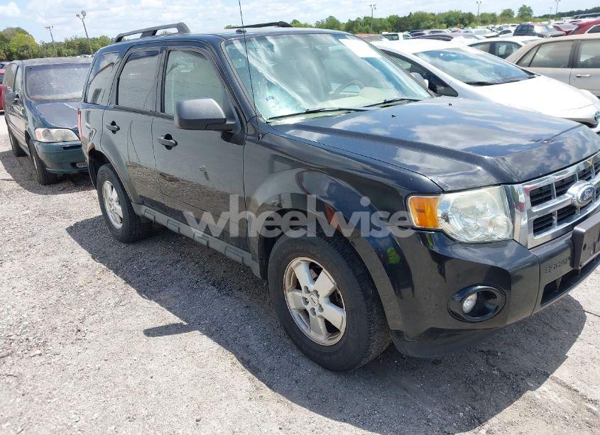 2011 Ford Escape XLT (VIN 1FMCU9D77BKA45274) main photo