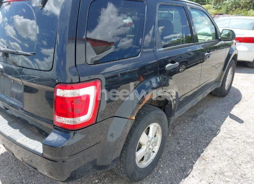 Photo 4 of 2011 Ford Escape XLT (VIN 1FMCU9D77BKA45274)
