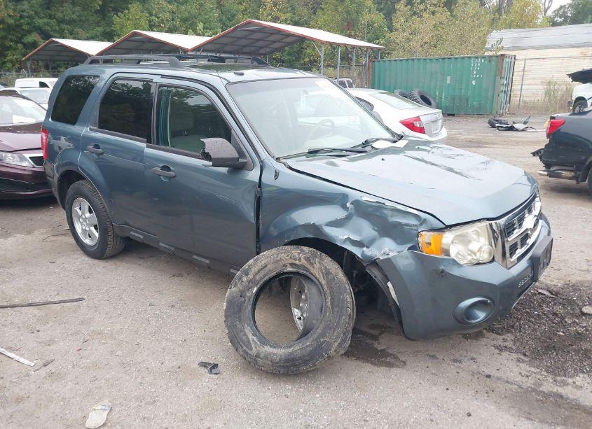 2012 Ford Escape XLT (VIN 1FMCU9D77CKC76452) main photo