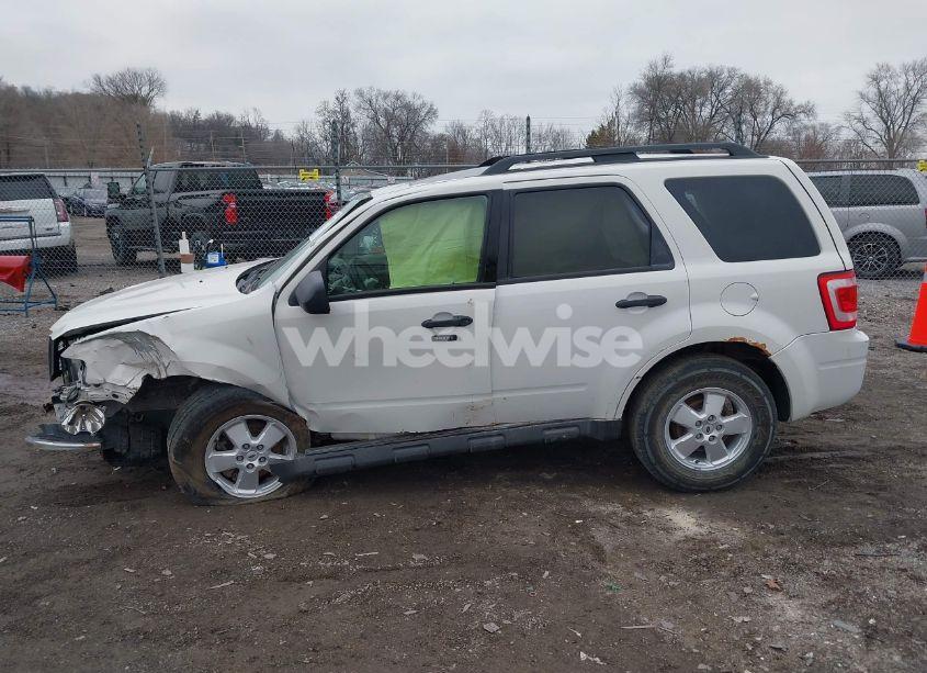 Photo 13 of 2010 Ford Escape XLT (VIN 1FMCU9D78AKB00605)