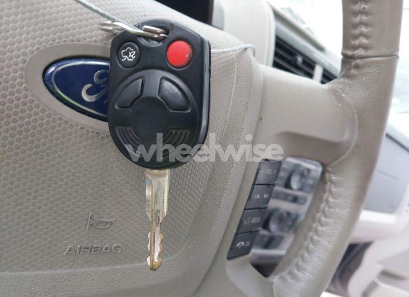 Photo 11 of 2010 Ford Escape XLT (VIN 1FMCU9D78AKB95229)