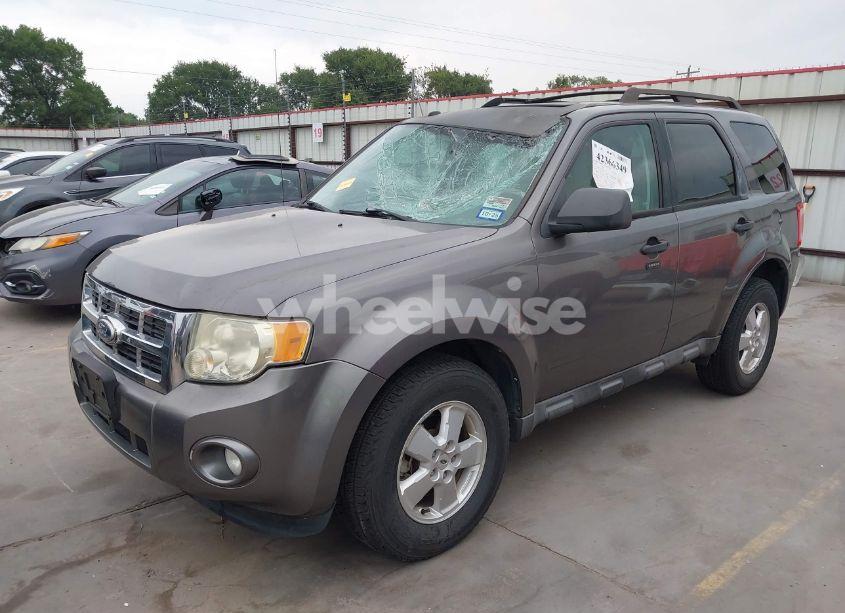 Photo 2 of 2010 Ford Escape XLT (VIN 1FMCU9D78AKB95229)