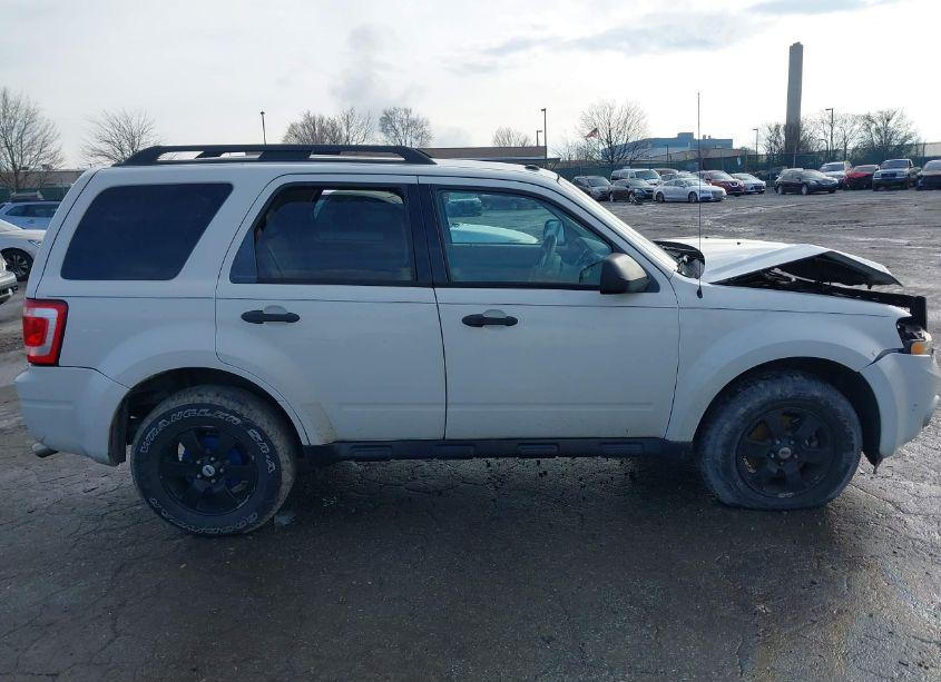 Photo 13 of 2010 Ford Escape XLT (VIN 1FMCU9D78AKC42145)