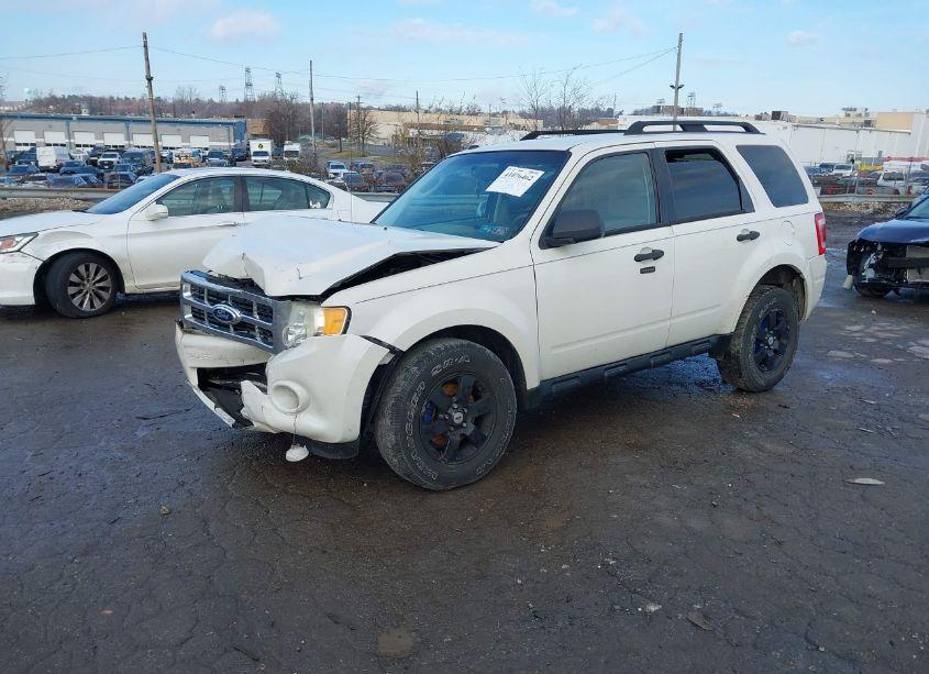 Photo 2 of 2010 Ford Escape XLT (VIN 1FMCU9D78AKC42145)