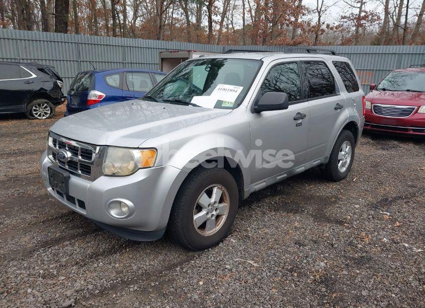 Photo 2 of 2010 Ford Escape XLT (VIN 1FMCU9D78AKC42565)