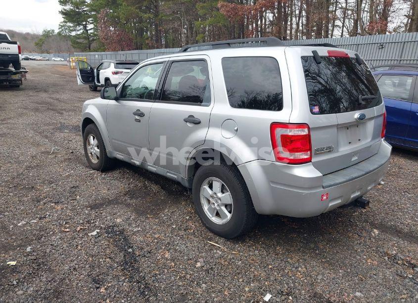 Photo 3 of 2010 Ford Escape XLT (VIN 1FMCU9D78AKC42565)