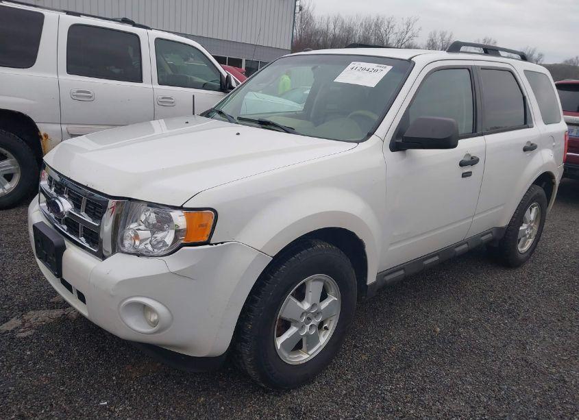 Photo 2 of 2010 Ford Escape XLT (VIN 1FMCU9D78AKC78790)