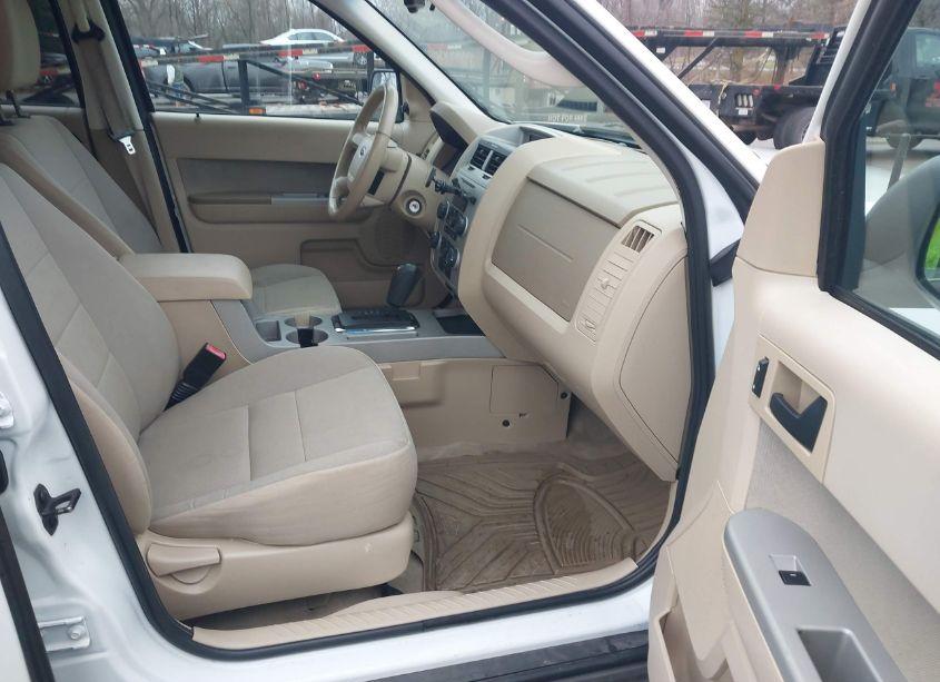 Photo 5 of 2010 Ford Escape XLT (VIN 1FMCU9D78AKC78790)