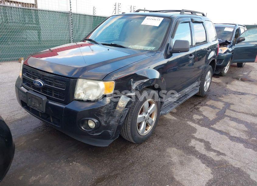 Photo 2 of 2011 Ford Escape XLT (VIN 1FMCU9D78BKC21328)
