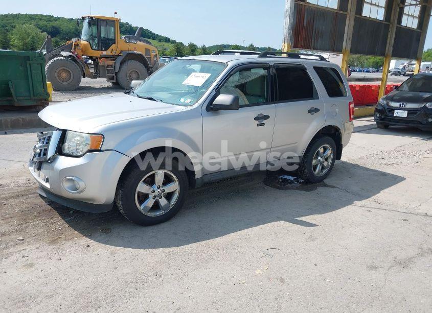 Photo 2 of 2012 Ford Escape XLT (VIN 1FMCU9D78CKA73537)