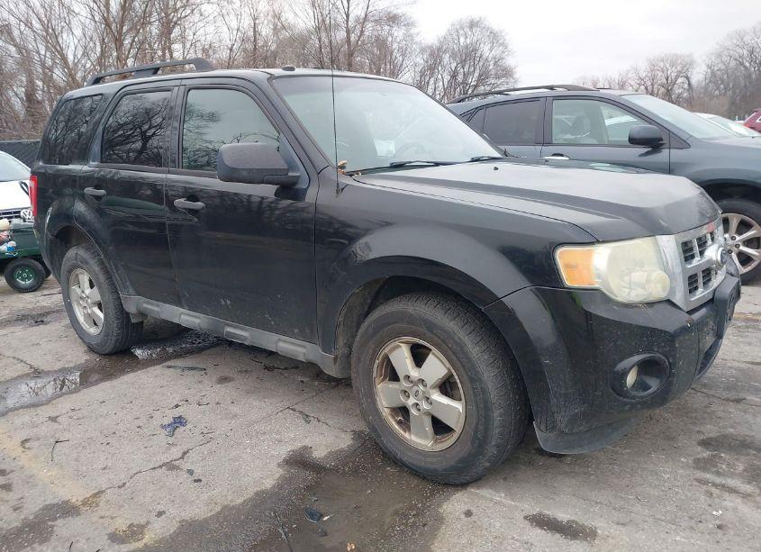 2010 Ford Escape XLT (VIN 1FMCU9D79AKB79072) main photo