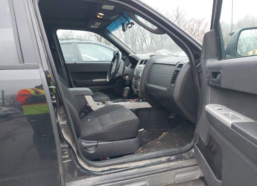 Photo 4 of 2010 Ford Escape XLT (VIN 1FMCU9D79AKB79072)