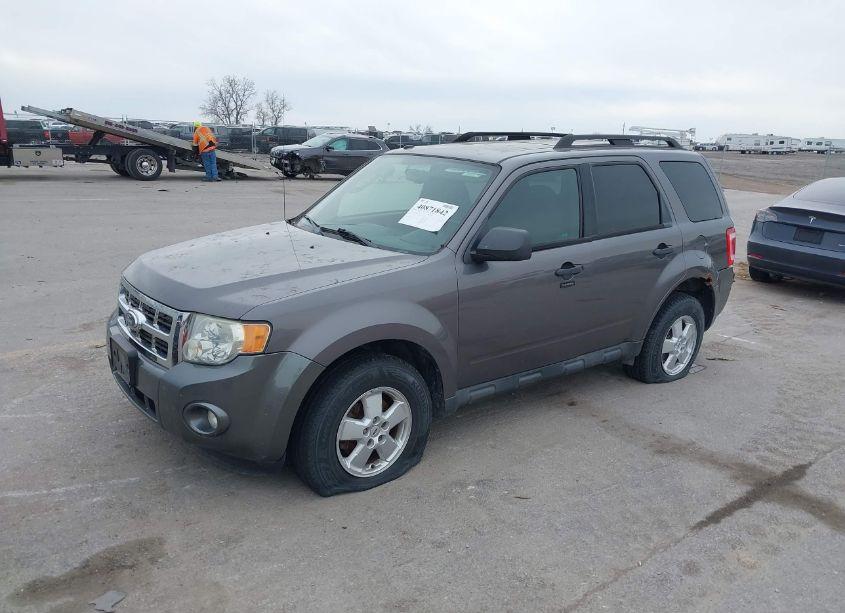Photo 2 of 2010 Ford Escape XLT (VIN 1FMCU9D79AKC30957)