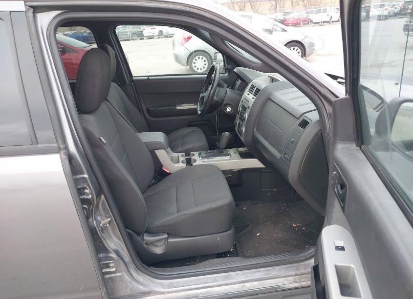 Photo 5 of 2010 Ford Escape XLT (VIN 1FMCU9D79AKC30957)