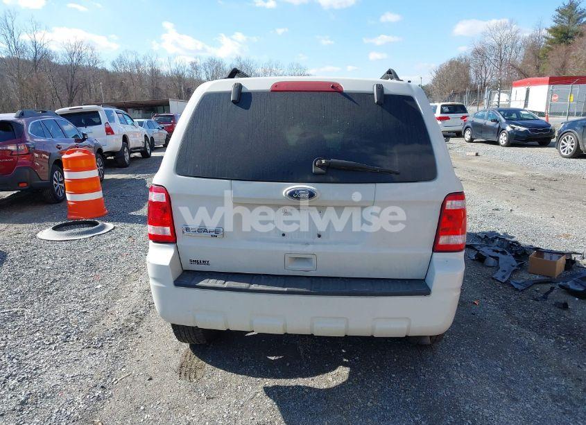 Photo 16 of 2010 Ford Escape XLT (VIN 1FMCU9D79AKC79110)