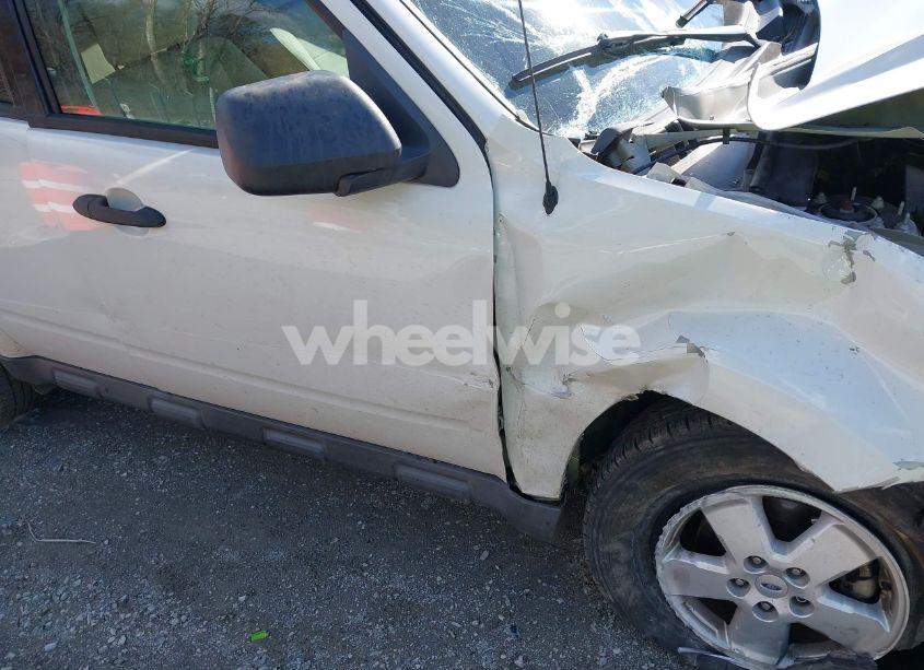 Photo 18 of 2010 Ford Escape XLT (VIN 1FMCU9D79AKC79110)