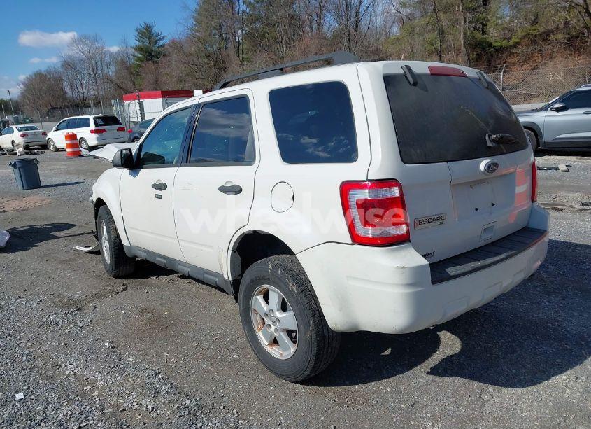 Photo 3 of 2010 Ford Escape XLT (VIN 1FMCU9D79AKC79110)