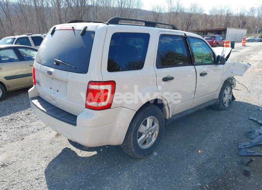 Photo 4 of 2010 Ford Escape XLT (VIN 1FMCU9D79AKC79110)