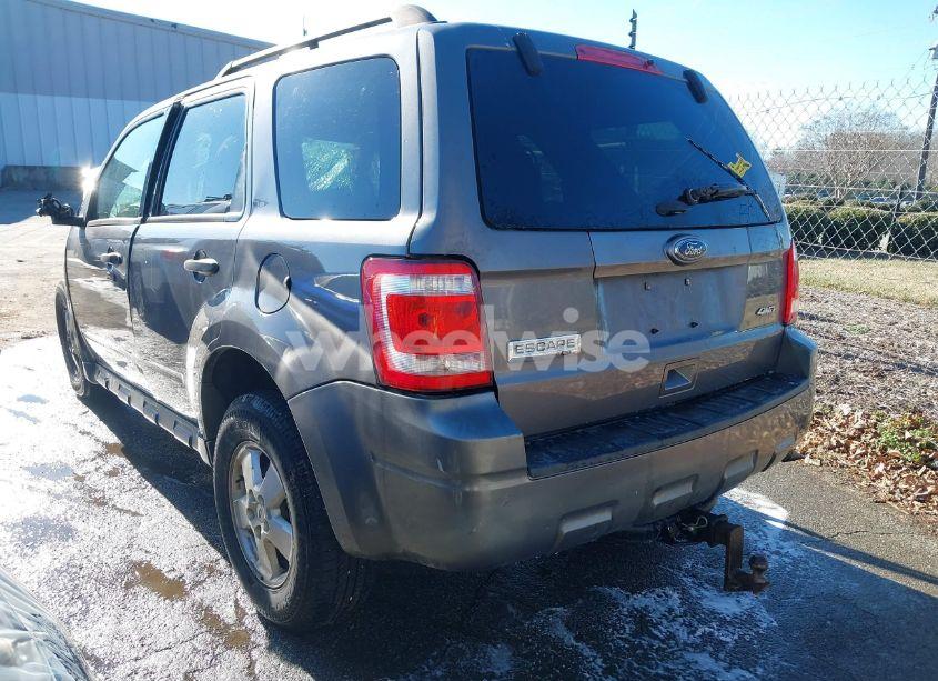 Photo 3 of 2011 Ford Escape XLT (VIN 1FMCU9D79BKB92048)