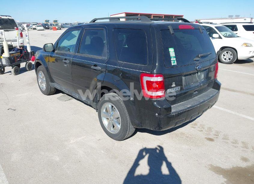 Photo 3 of 2011 Ford Escape XLT (VIN 1FMCU9D79BKC49915)