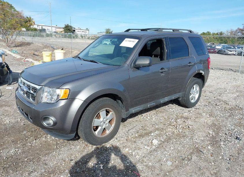 Photo 2 of 2012 Ford Escape XLT (VIN 1FMCU9D79CKA78715)