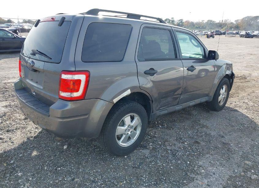 Photo 4 of 2012 Ford Escape XLT (VIN 1FMCU9D79CKA78715)