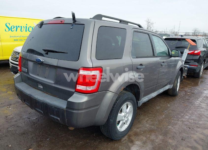 Photo 4 of 2010 Ford Escape XLT (VIN 1FMCU9D7XAKB53404)