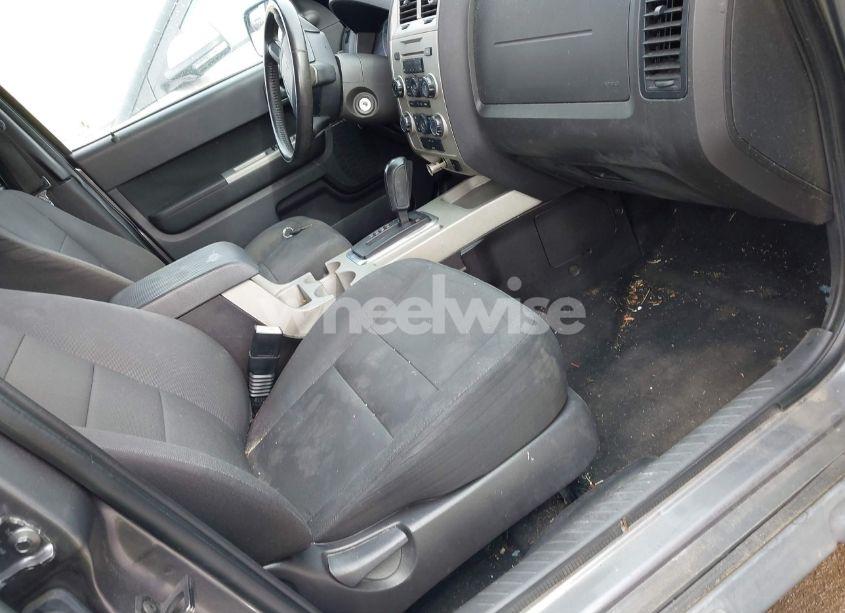 Photo 5 of 2010 Ford Escape XLT (VIN 1FMCU9D7XAKB53404)