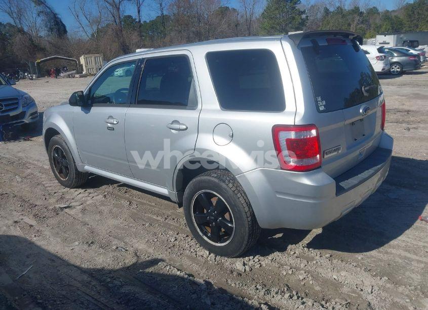 Photo 3 of 2010 Ford Escape XLT (VIN 1FMCU9D7XAKC58556)