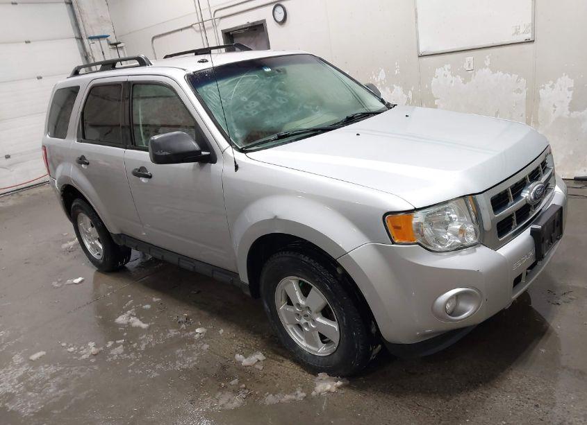 2010 Ford Escape XLT (VIN 1FMCU9D7XAKC72425) main photo