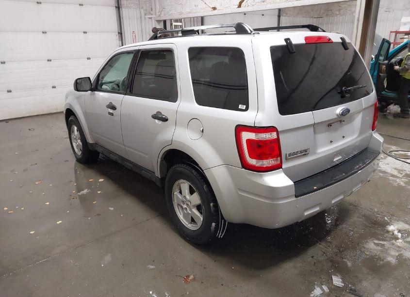 Photo 3 of 2010 Ford Escape XLT (VIN 1FMCU9D7XAKC72425)