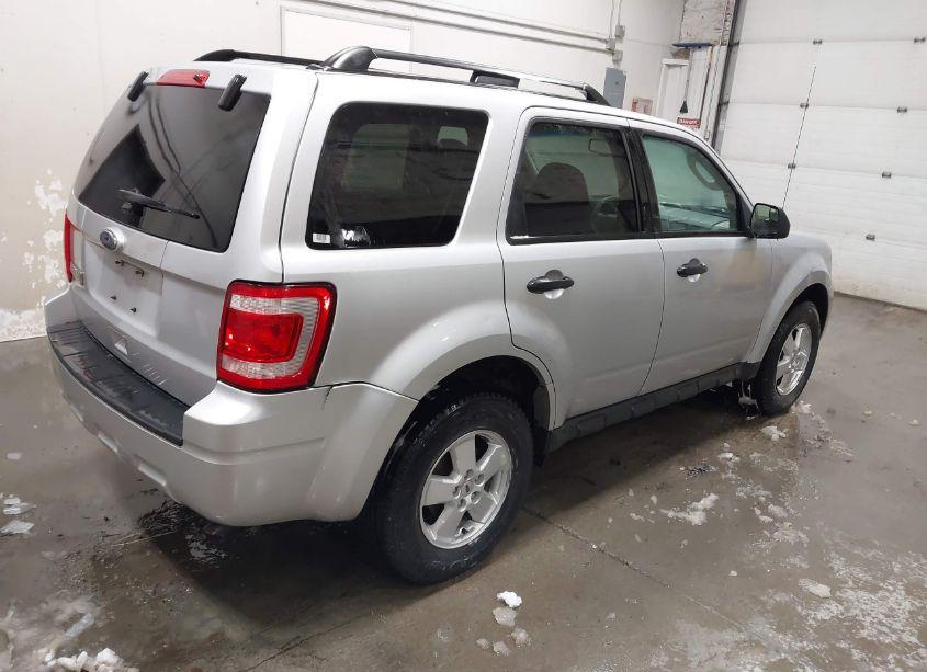 Photo 4 of 2010 Ford Escape XLT (VIN 1FMCU9D7XAKC72425)
