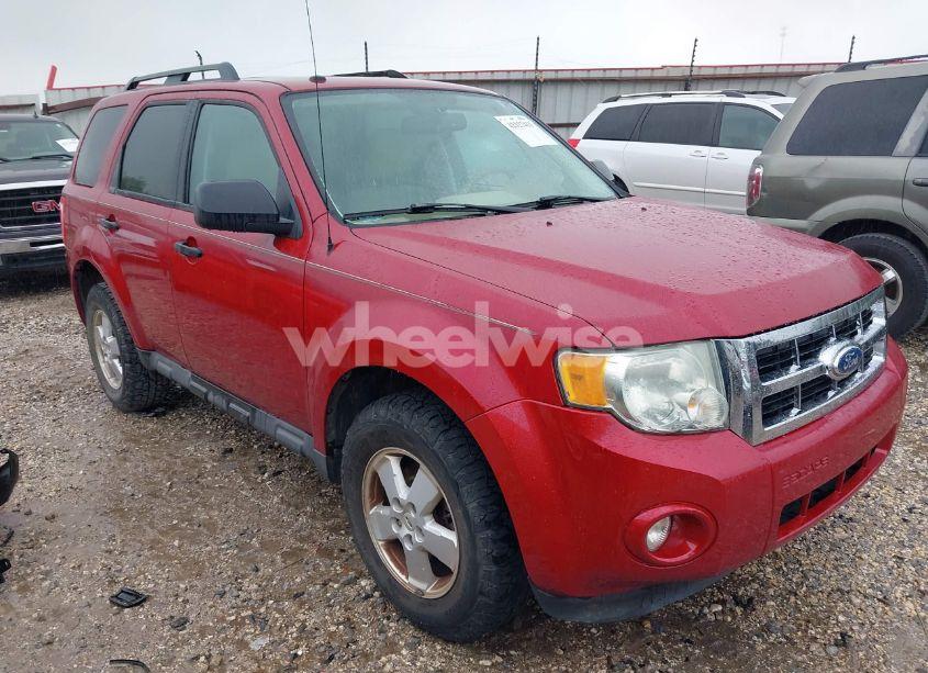 2011 Ford Escape XLT (VIN 1FMCU9D7XBKB32540) main photo