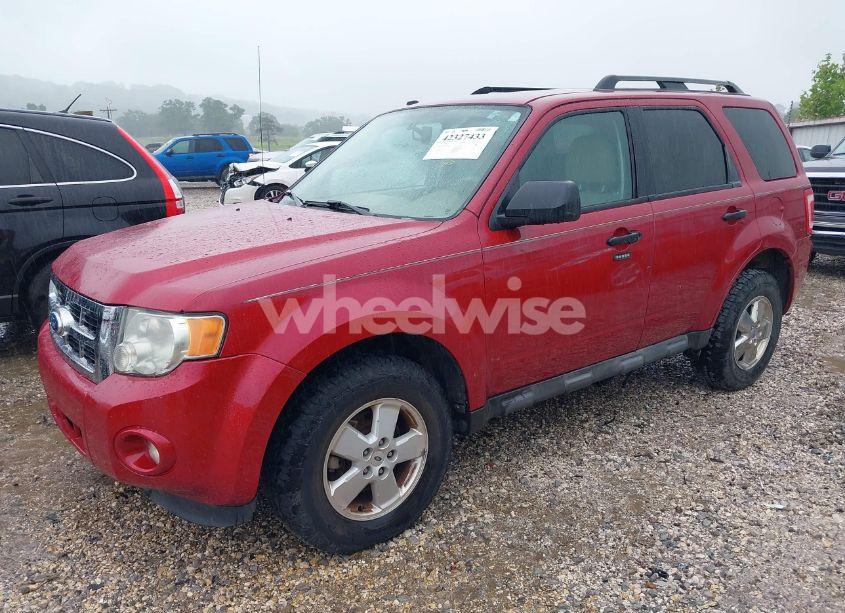 Photo 2 of 2011 Ford Escape XLT (VIN 1FMCU9D7XBKB32540)