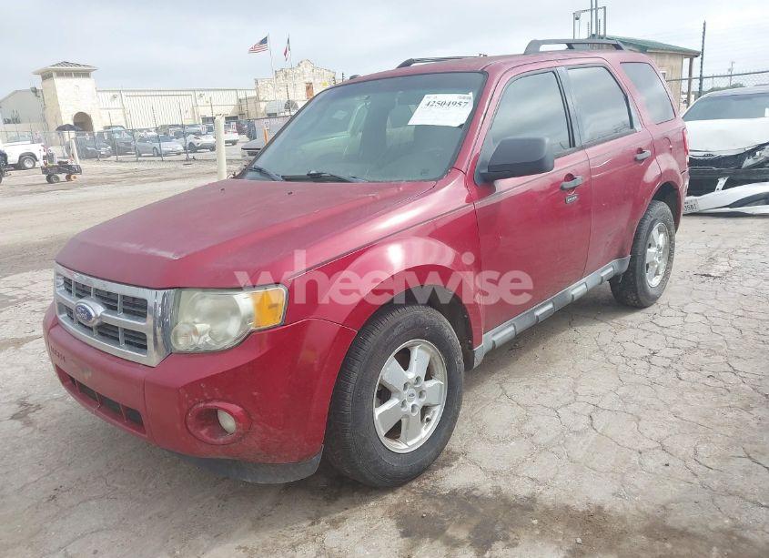 Photo 2 of 2011 Ford Escape XLT (VIN 1FMCU9D7XBKC05230)