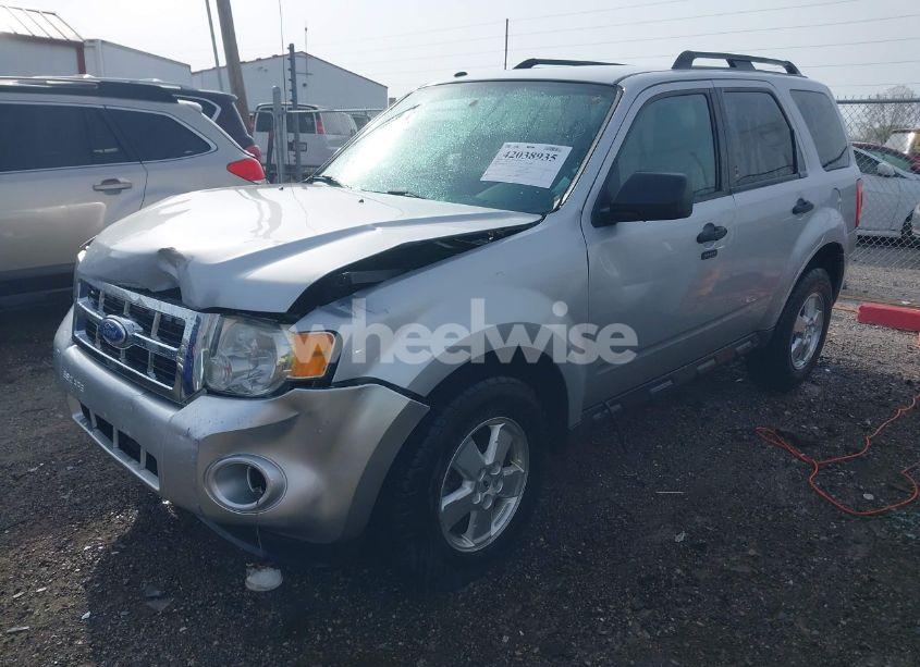 Photo 2 of 2011 Ford Escape XLT (VIN 1FMCU9D7XBKC11223)