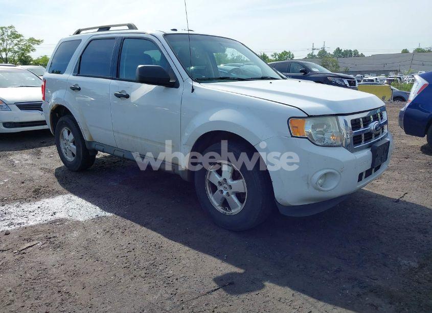 2012 Ford Escape XLT (VIN 1FMCU9D7XCKA45318) main photo