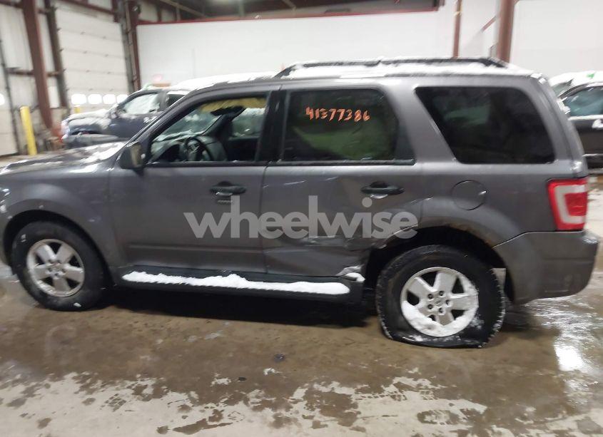 Photo 14 of 2010 Ford Escape XLT (VIN 1FMCU9DG0AKA12812)