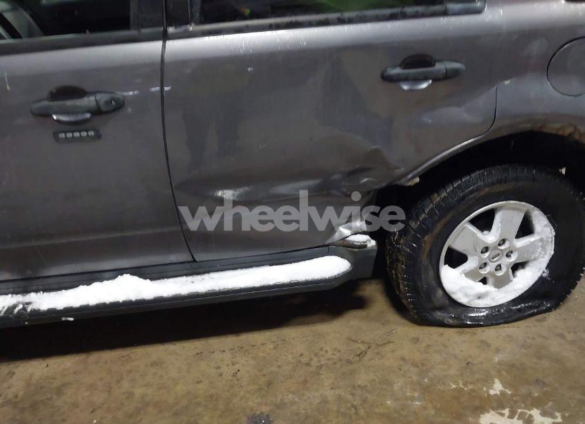 Photo 6 of 2010 Ford Escape XLT (VIN 1FMCU9DG0AKA12812)