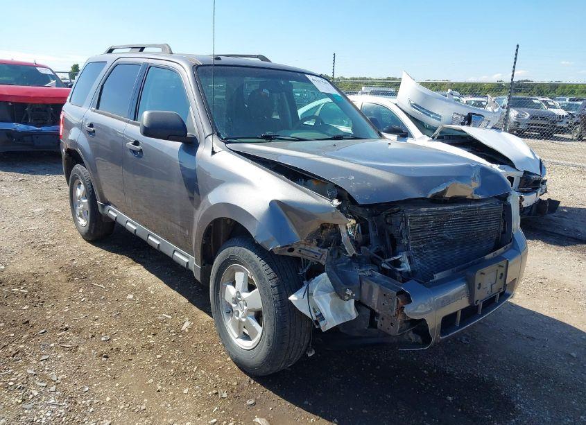 2010 Ford Escape XLT (VIN 1FMCU9DG0AKB27734) main photo