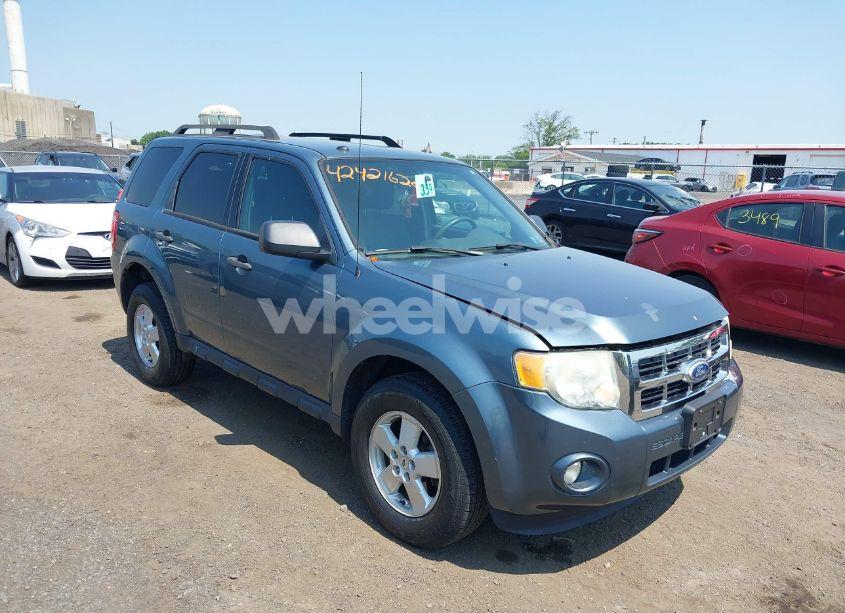 2010 Ford Escape XLT (VIN 1FMCU9DG0AKC42348) main photo