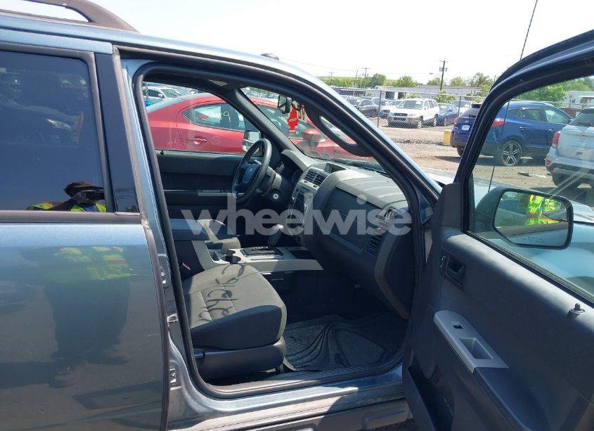 Photo 5 of 2010 Ford Escape XLT (VIN 1FMCU9DG0AKC42348)