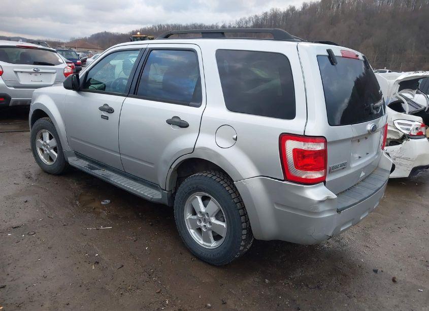 Photo 3 of 2010 Ford Escape XLT (VIN 1FMCU9DG0AKD08378)