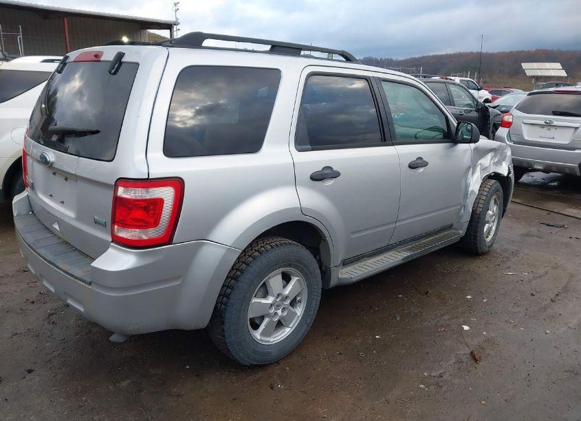 Photo 4 of 2010 Ford Escape XLT (VIN 1FMCU9DG0AKD08378)