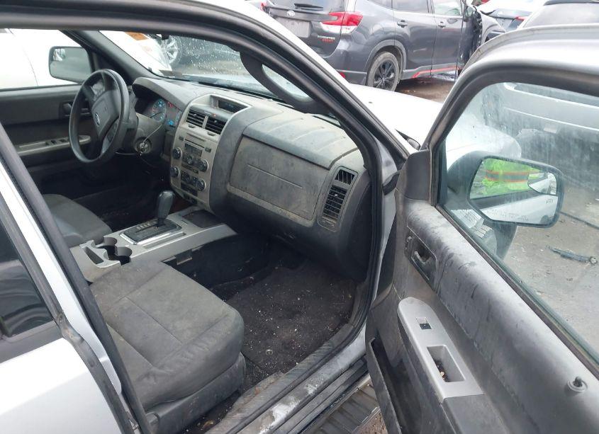 Photo 5 of 2010 Ford Escape XLT (VIN 1FMCU9DG0AKD08378)