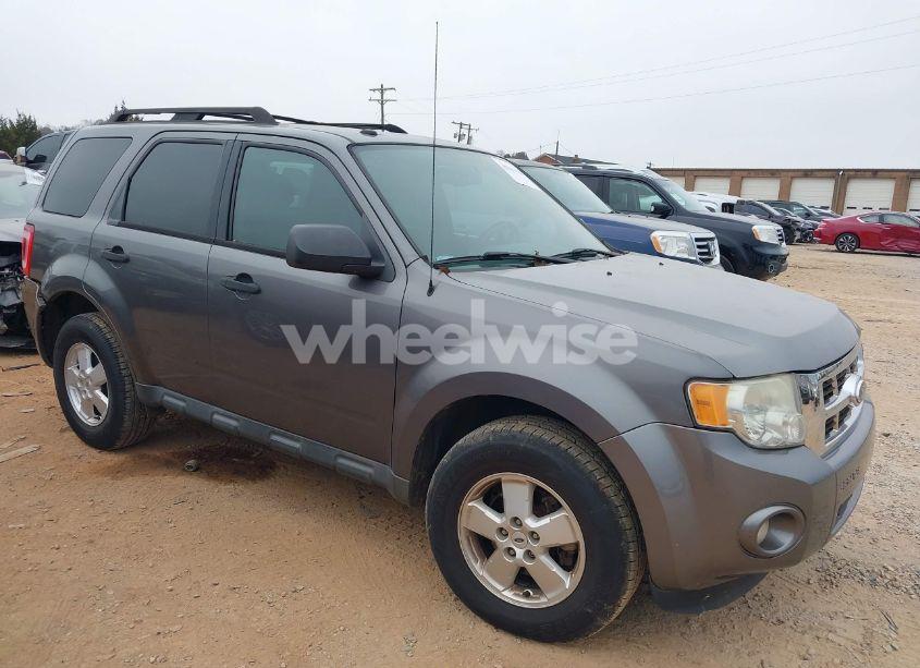 2011 Ford Escape XLT (VIN 1FMCU9DG0BKA12391) main photo